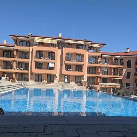 Sunny Star Dreams W Prime Location, Pool, Sea View 公寓